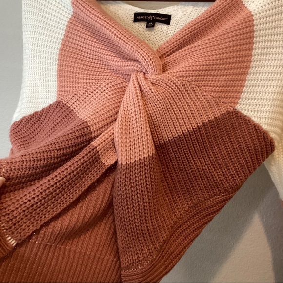 Almost Famous Twist Front Sweater Size M Cream Coral - Picture 4 of 9